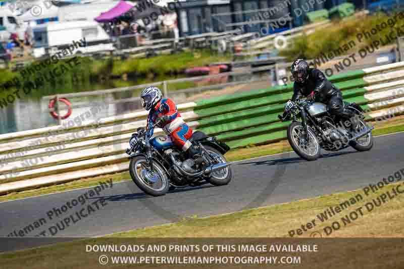 Vintage motorcycle club;eventdigitalimages;mallory park;mallory park trackday photographs;no limits trackdays;peter wileman photography;trackday digital images;trackday photos;vmcc festival 1000 bikes photographs